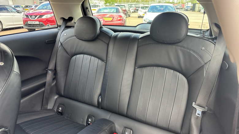 MINI Hatchback 2.0 Cooper S Exclusive II 3dr [Comfort/Nav Pack] Petrol Hatchback